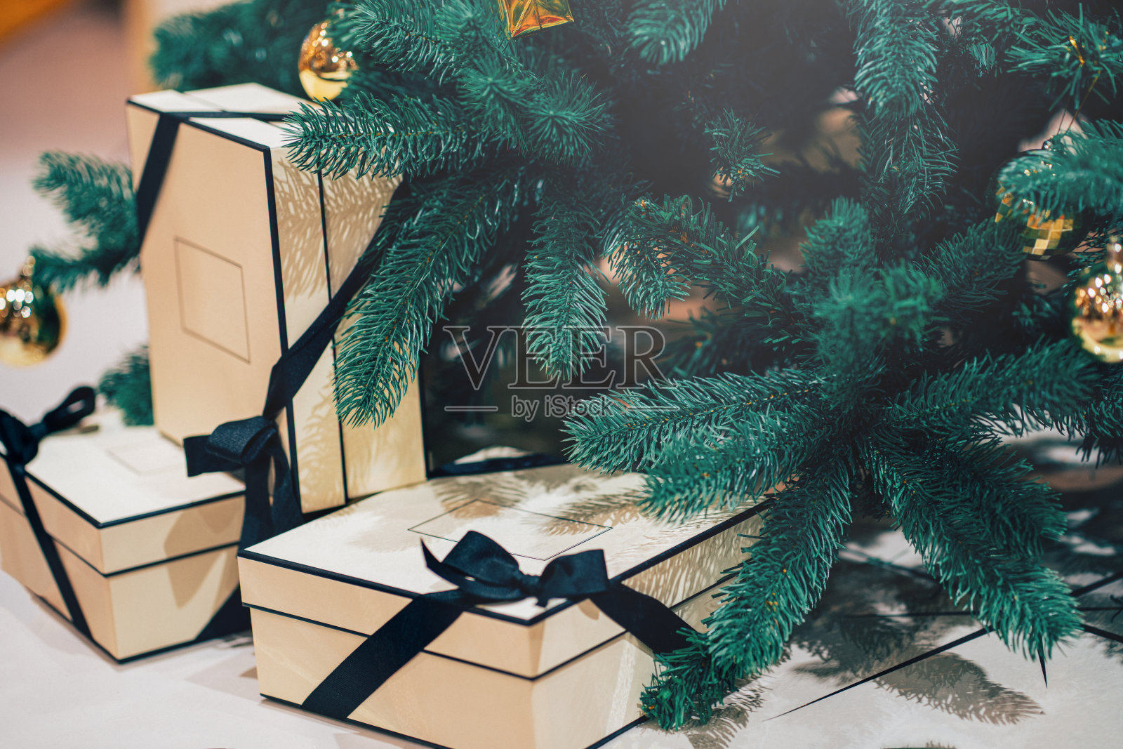 圣诞树和gif背景的特写。照片摄影图片