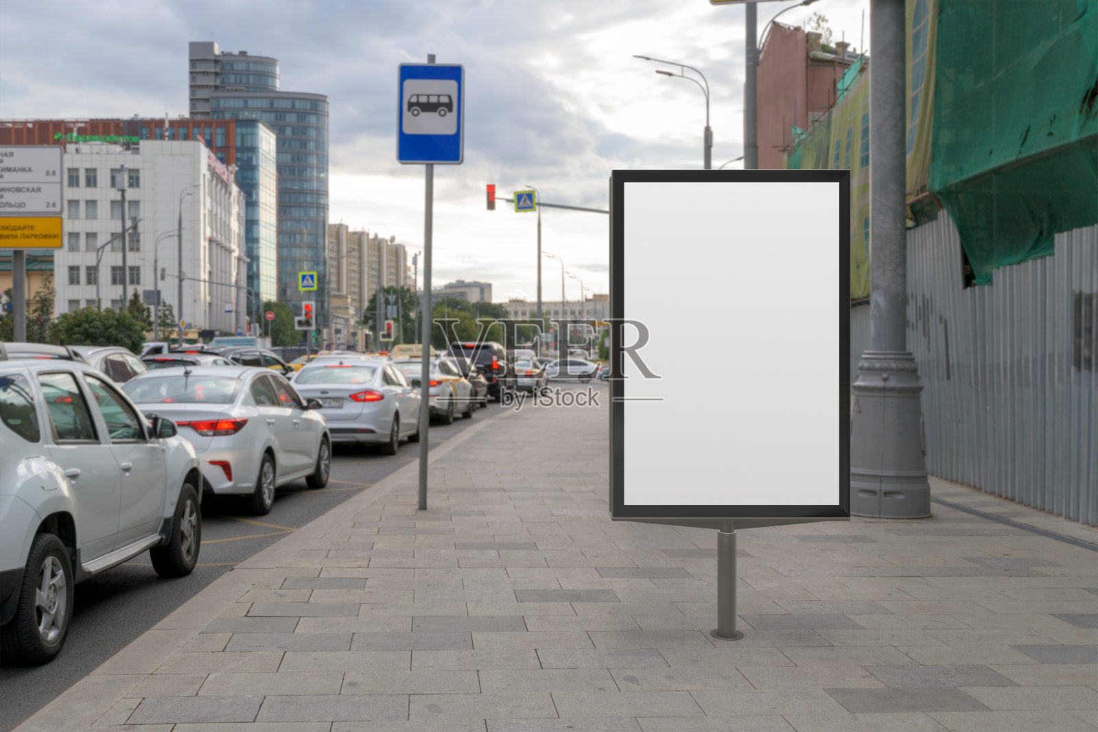 街头海报广告牌模拟照片摄影图片