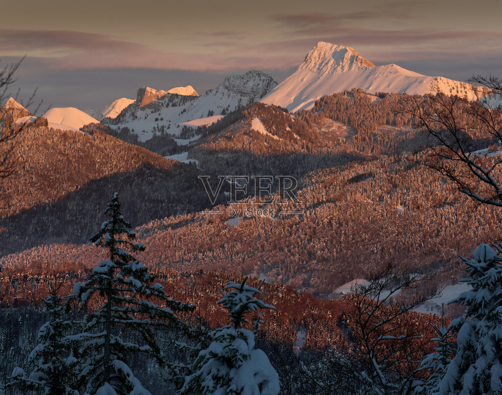 冬天日落照片摄影图片