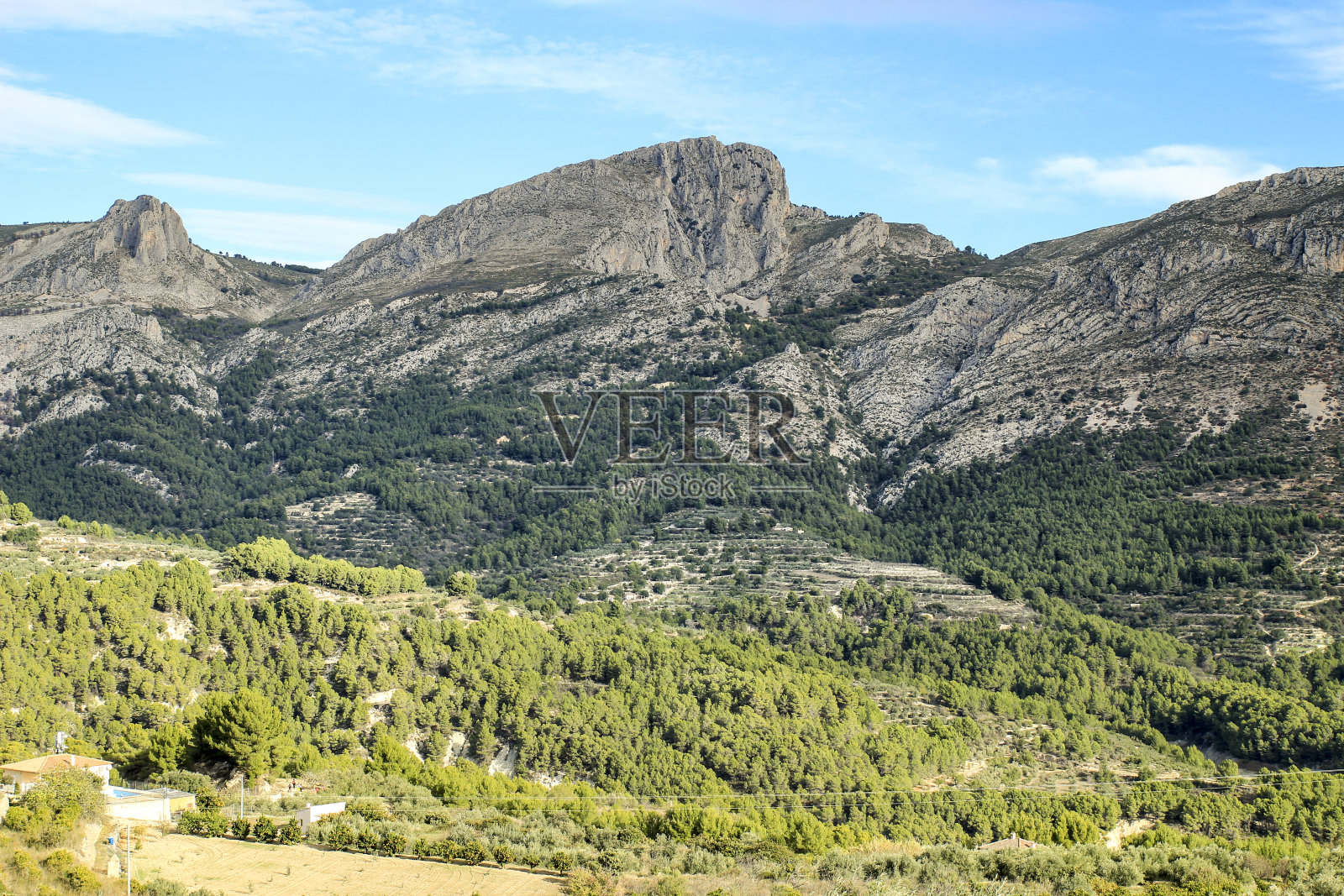 瓜达勒斯特山谷的美丽景色照片摄影图片