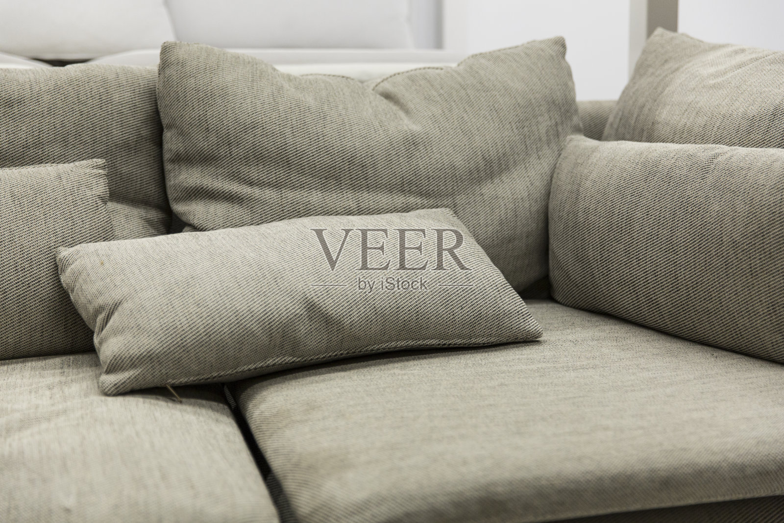 客厅沙发上的靠垫照片摄影图片