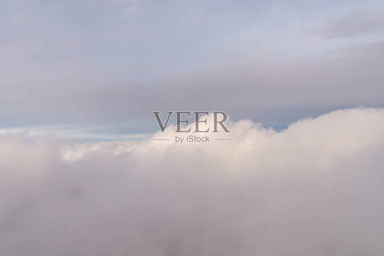 俯瞰云端的生活照片摄影图片