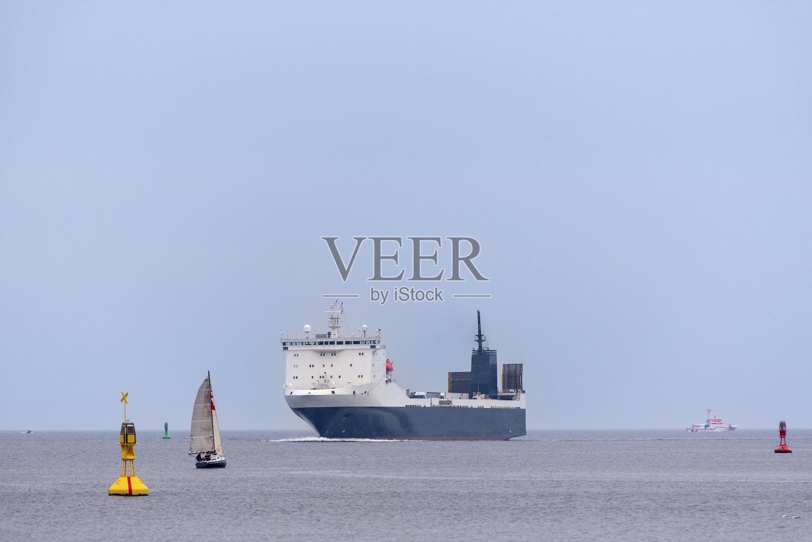 德国石勒苏益格-荷尔斯泰因基尔附近的波罗的海渡轮照片摄影图片