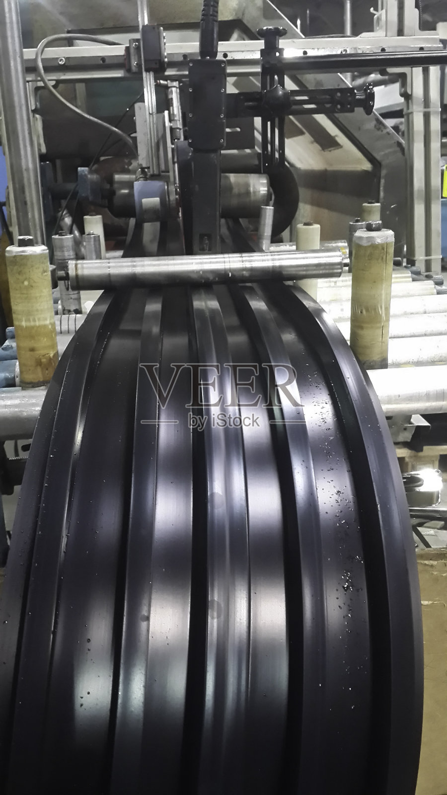 橡胶型材由挤出机成型照片摄影图片