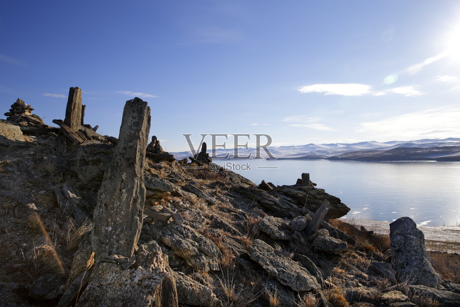 冰冻的俄罗斯贝加尔湖令人惊叹的冬季景观照片摄影图片