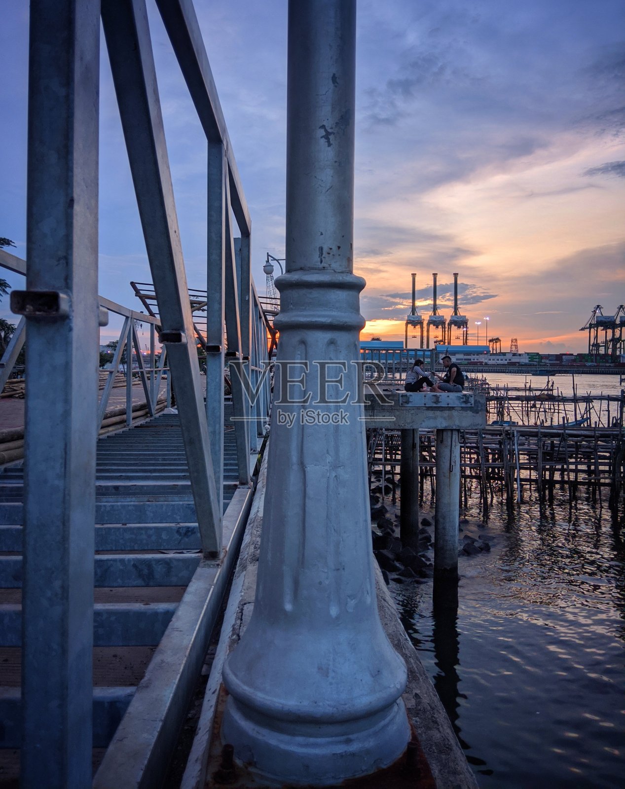 日落和爱照片摄影图片