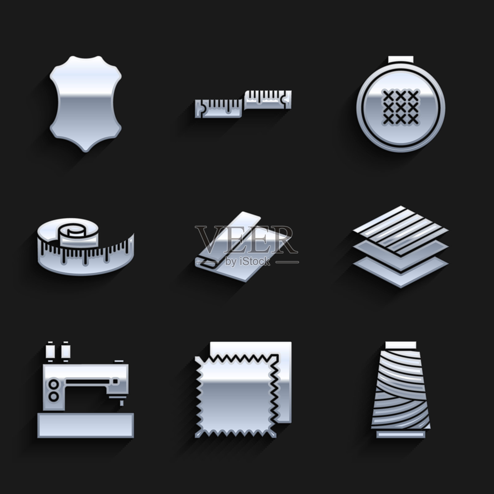 设置纺织织物卷，线轴上的缝纫线，机器，卷尺，圆形可调刺绣环和皮革图标。向量图标素材