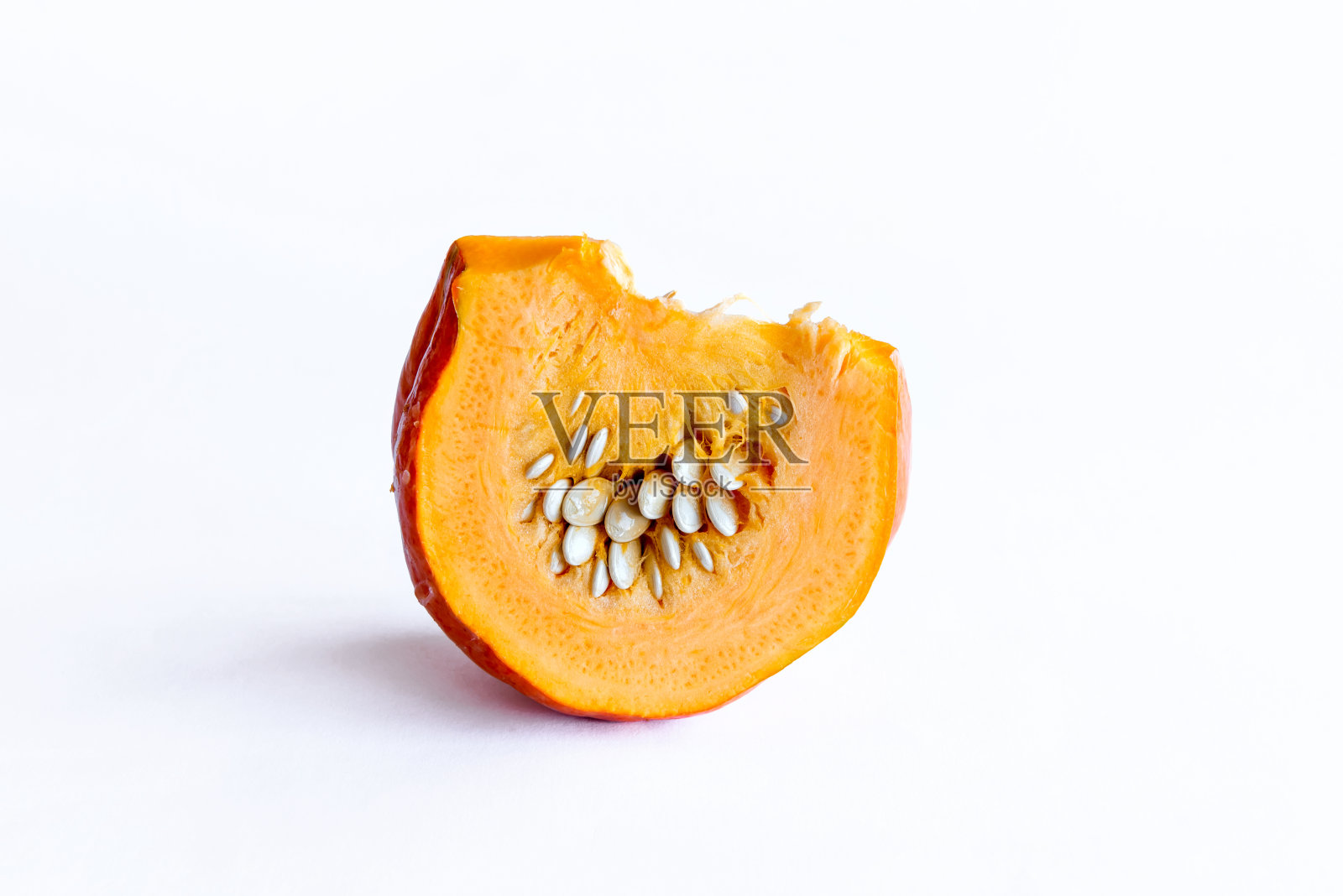 白色背景上孤立的南瓜。照片摄影图片