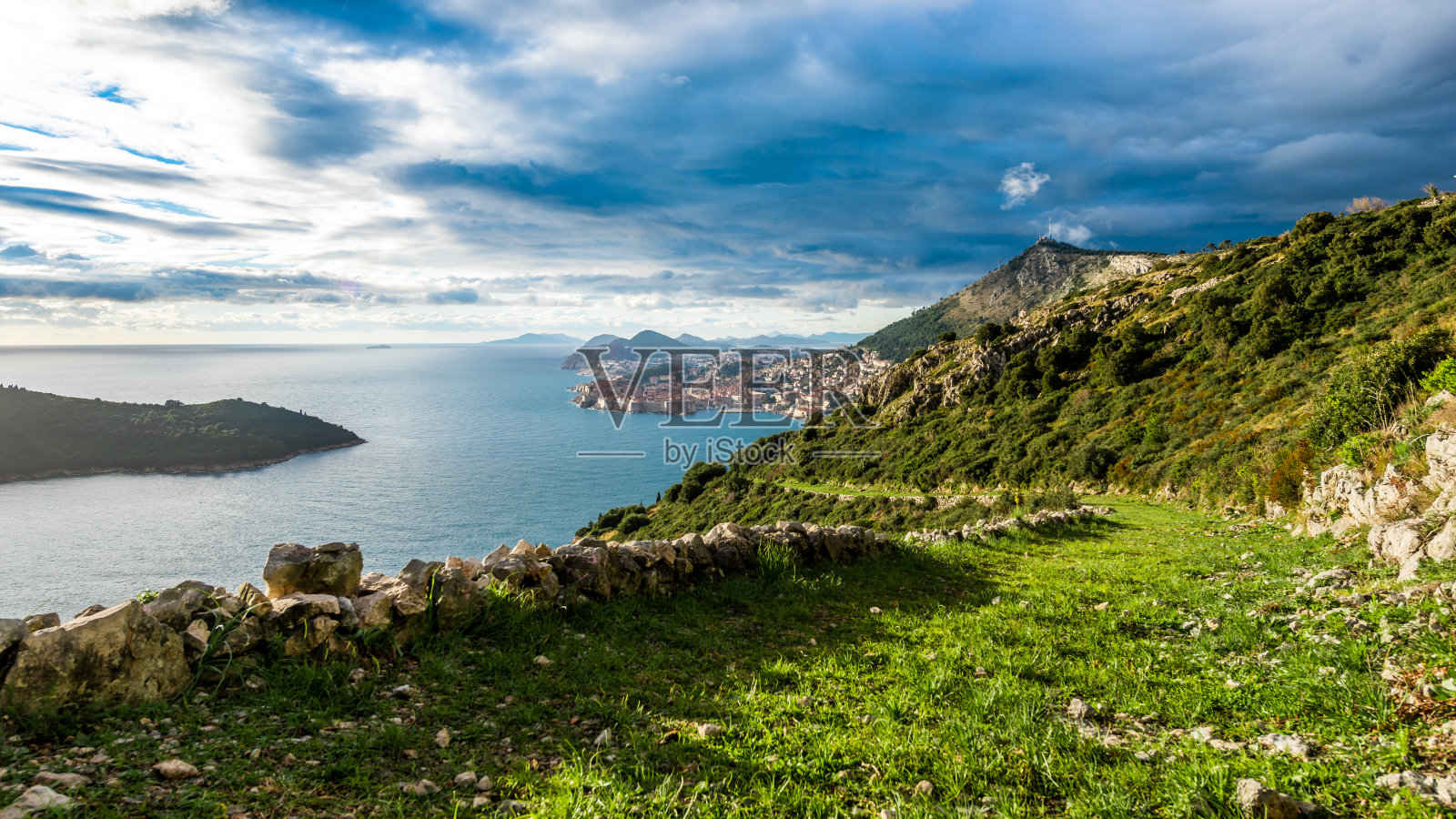 杜布罗夫尼克通往杜布罗夫尼克古城的路照片摄影图片