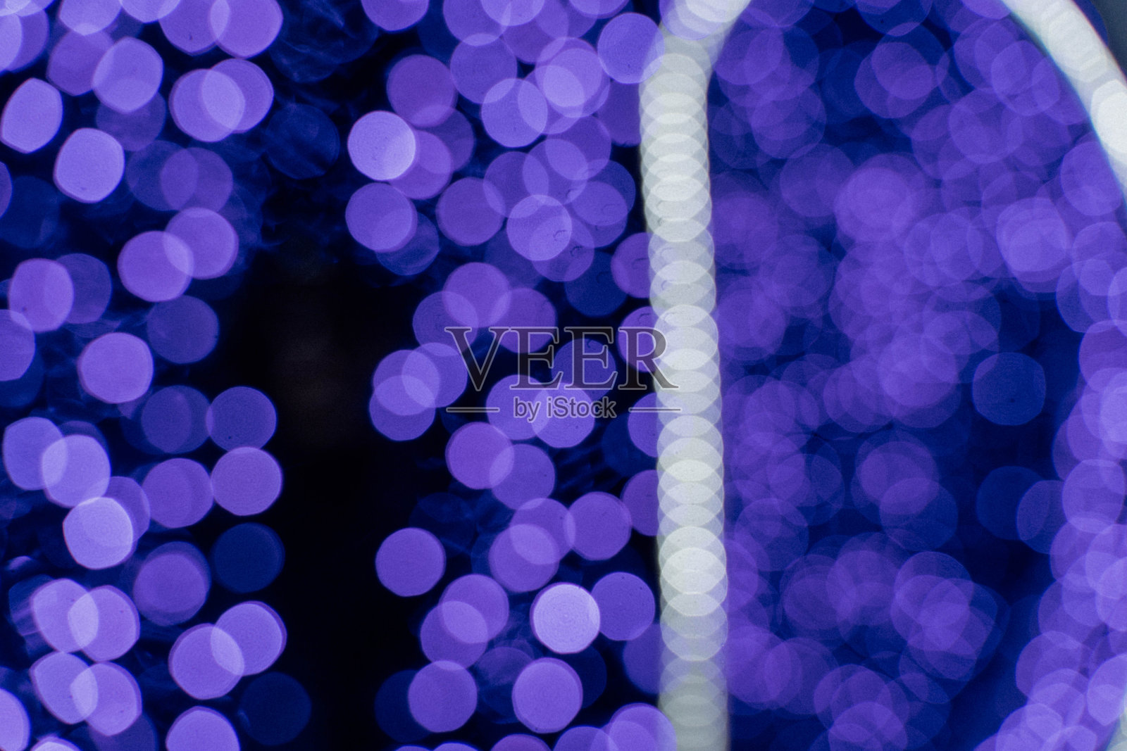 散景圣诞灯图案，圣诞装饰，蓝、白散景灯。照片摄影图片