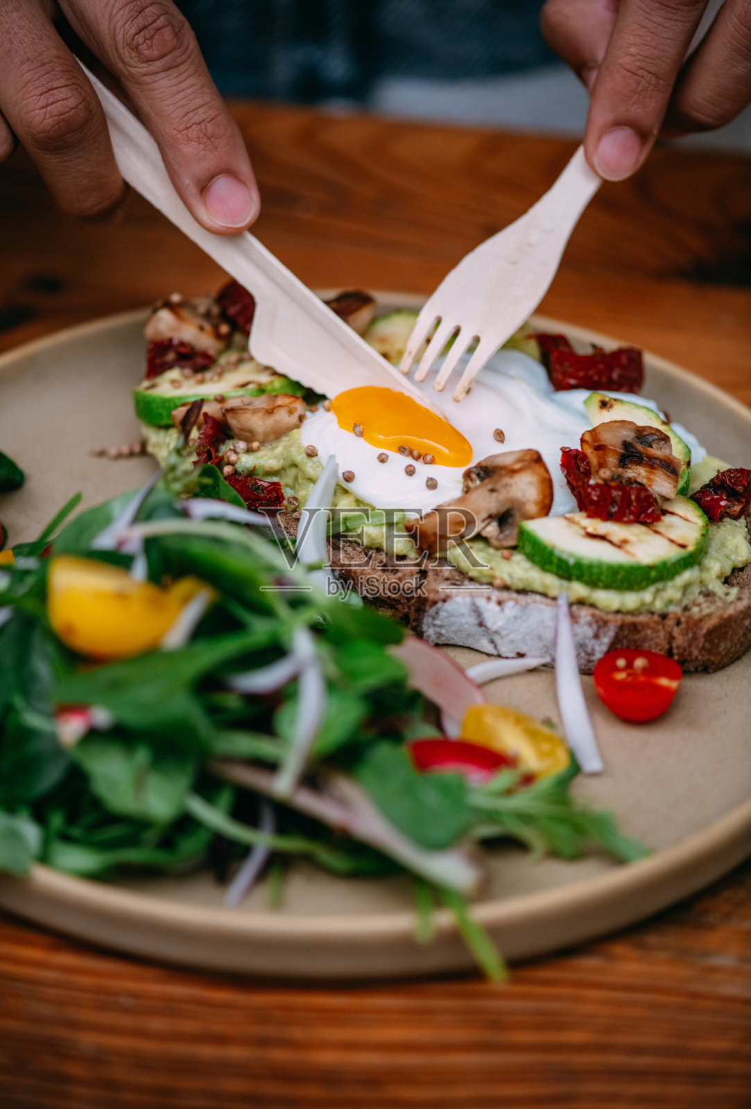 鸡蛋意式烤面包片照片摄影图片