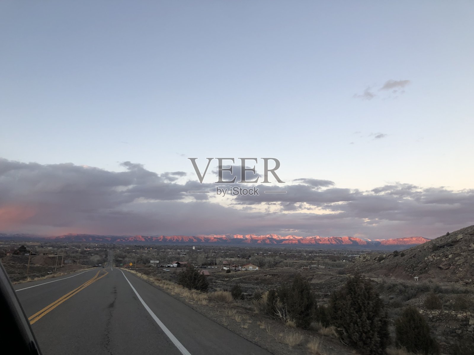 粉红色的山峰照片摄影图片