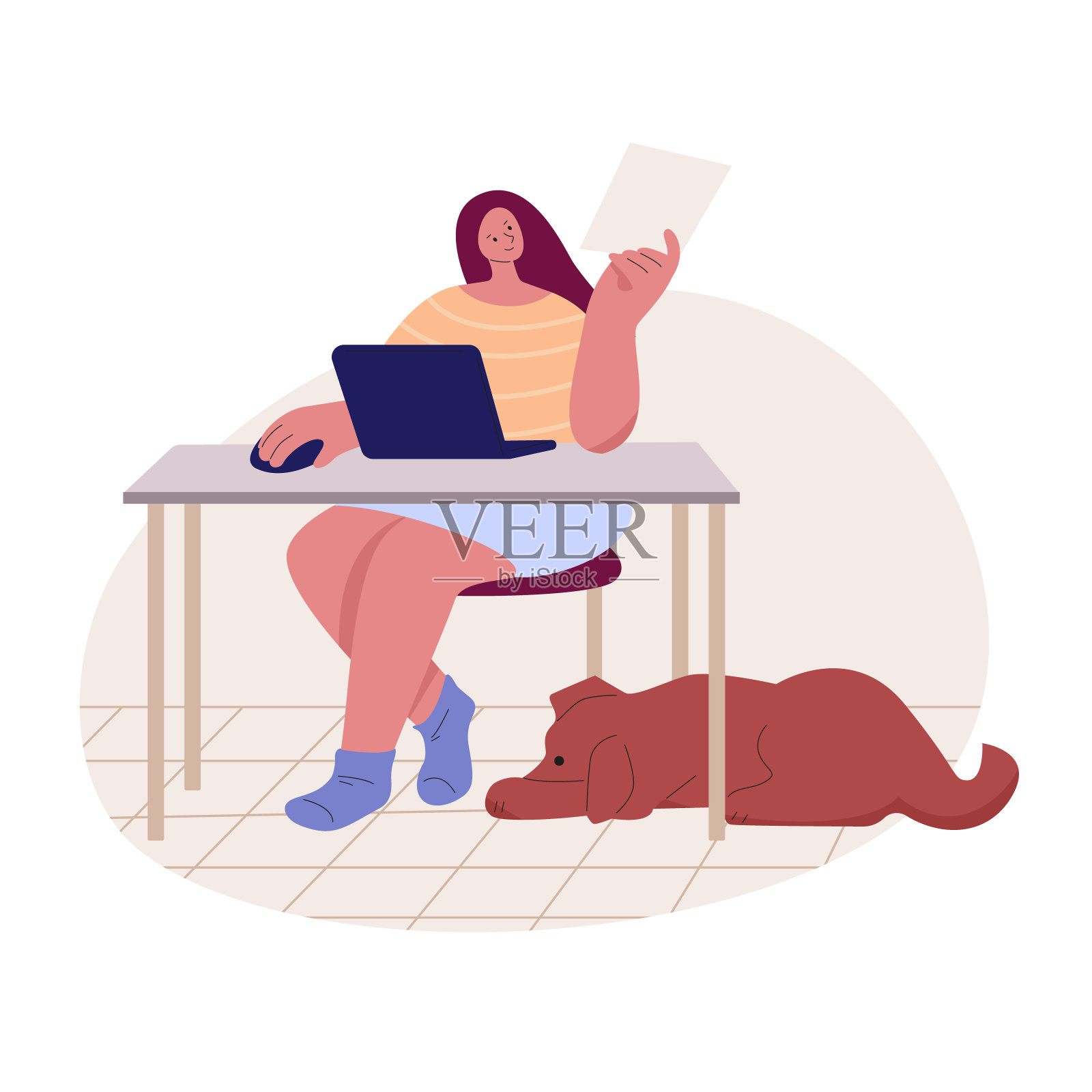 自由职业者女孩工作在家里的电脑。平面风格的矢量插图。插画图片素材