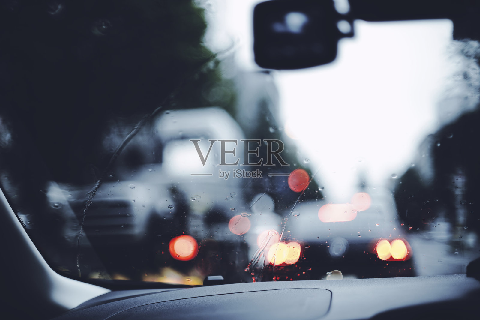 汽车挡风玻璃和驾驶图像照片摄影图片