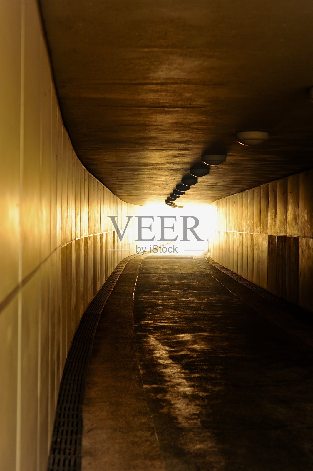 地下通道照片摄影图片