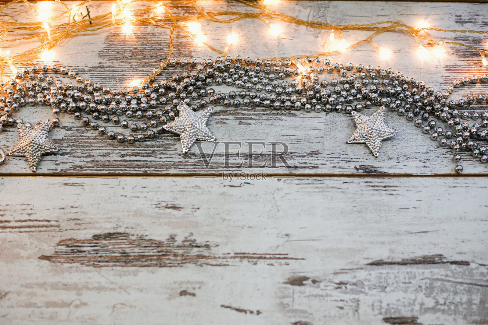 装饰圣诞乡村背景与木板。文本的空闲空间。照片摄影图片