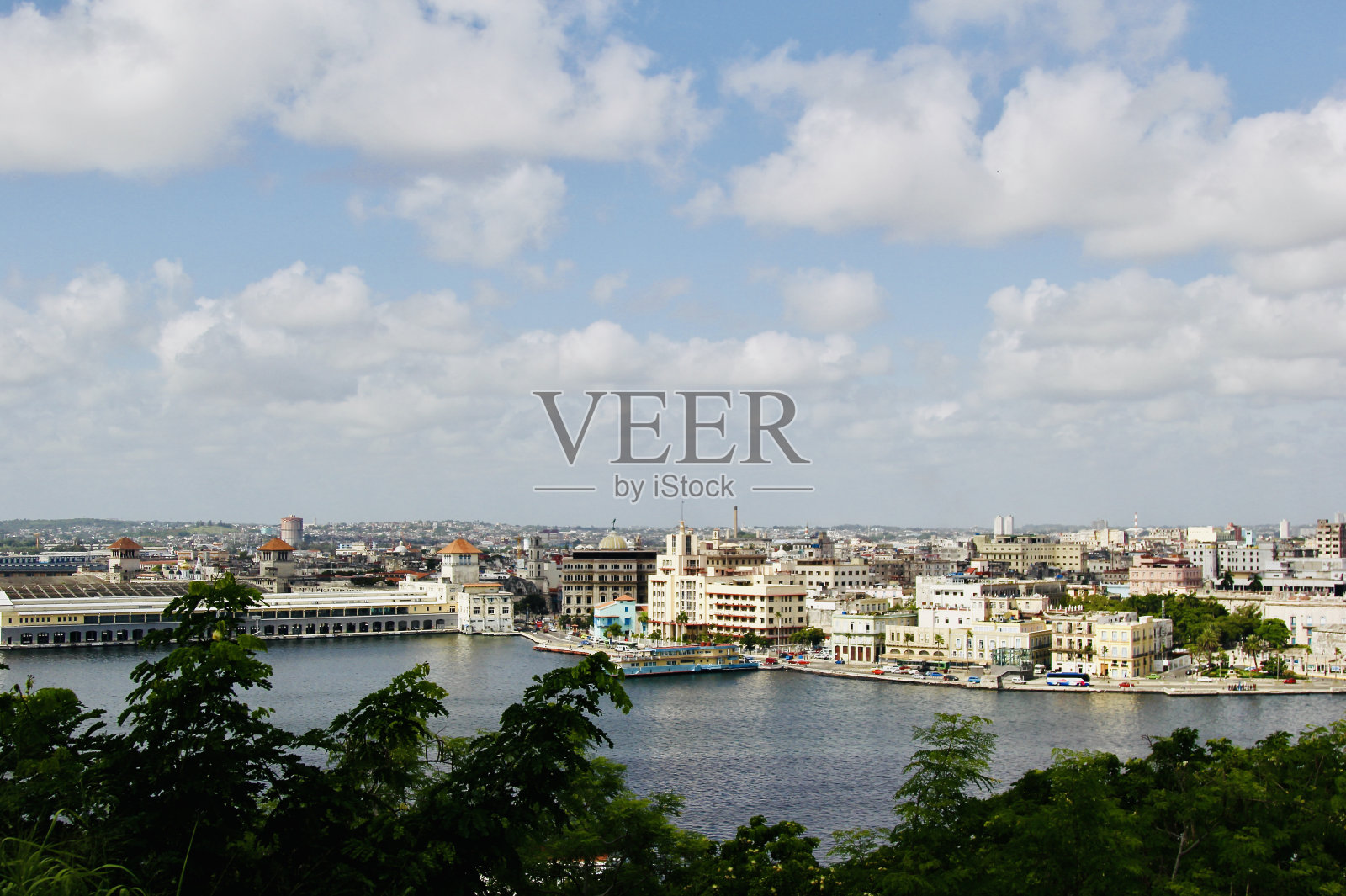 可以看到哈瓦那和河流照片摄影图片