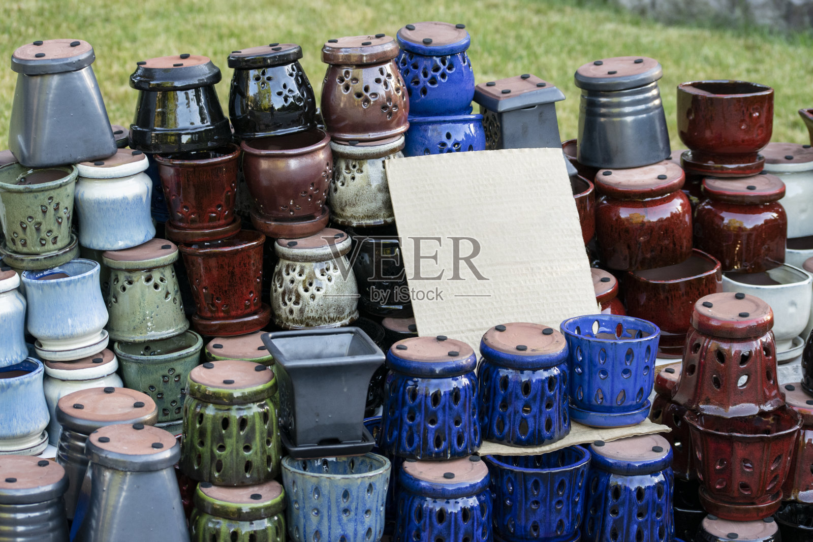 五彩缤纷的陶罐照片摄影图片