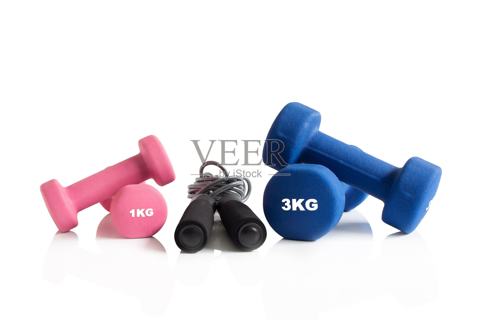 哑铃和跳绳照片摄影图片