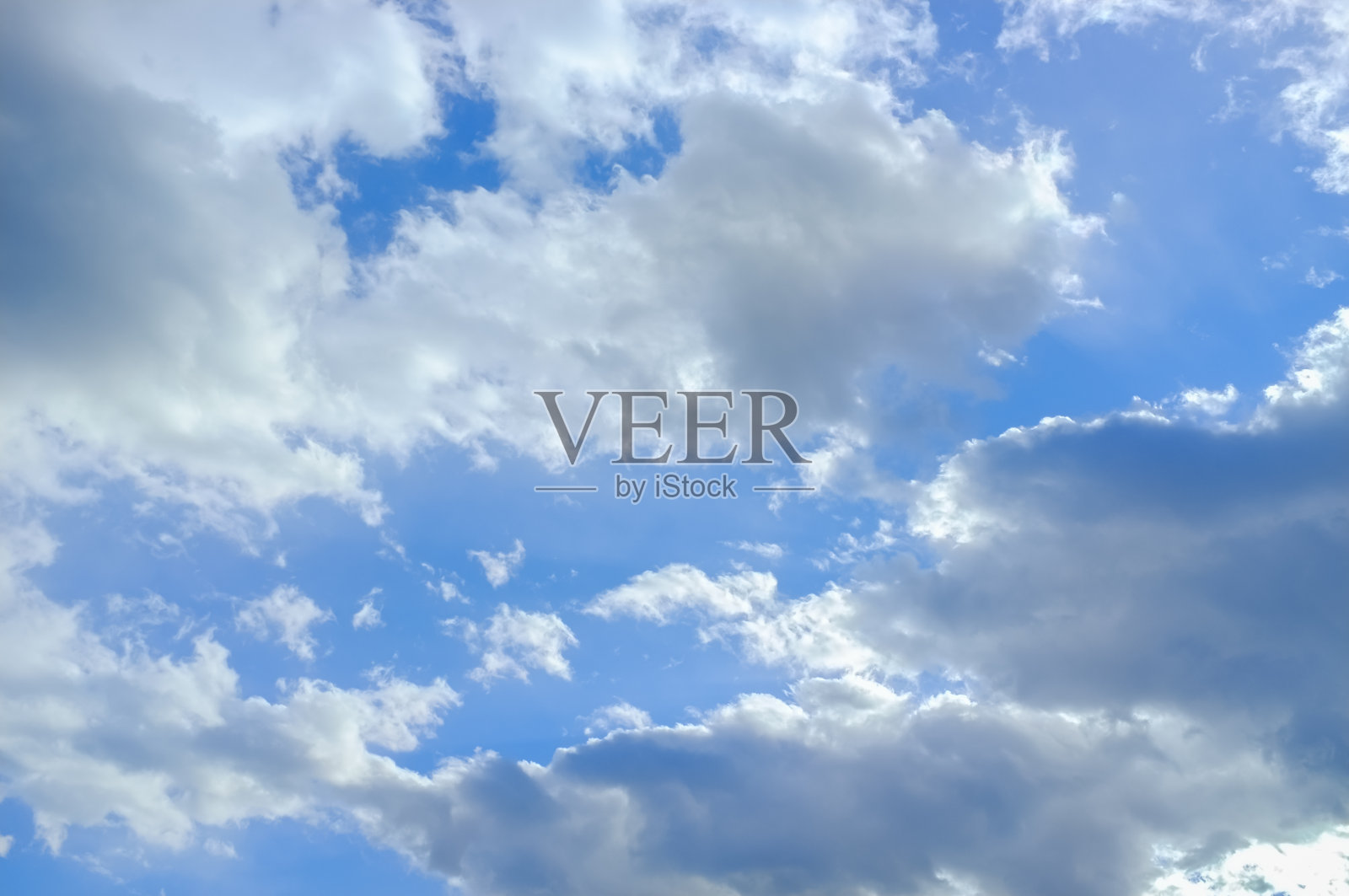 蓝天上的云彩照片摄影图片