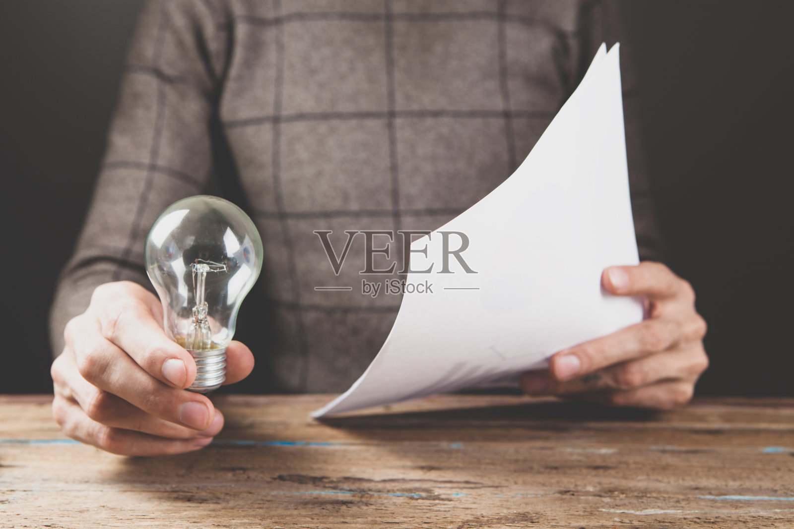 保存灯和统计数据照片摄影图片