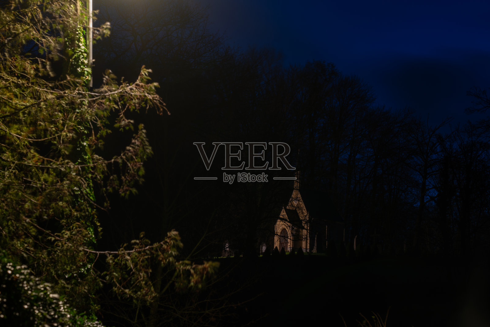 布拉克的尖顶教堂照片摄影图片