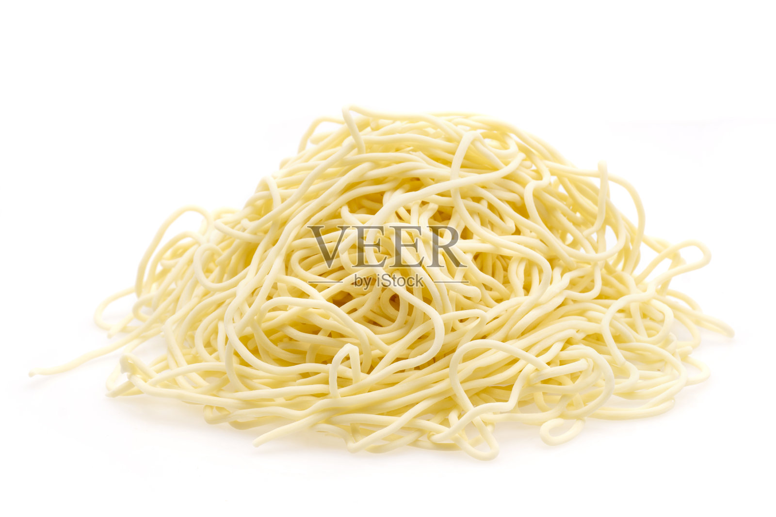 白色背景的生面条。照片摄影图片