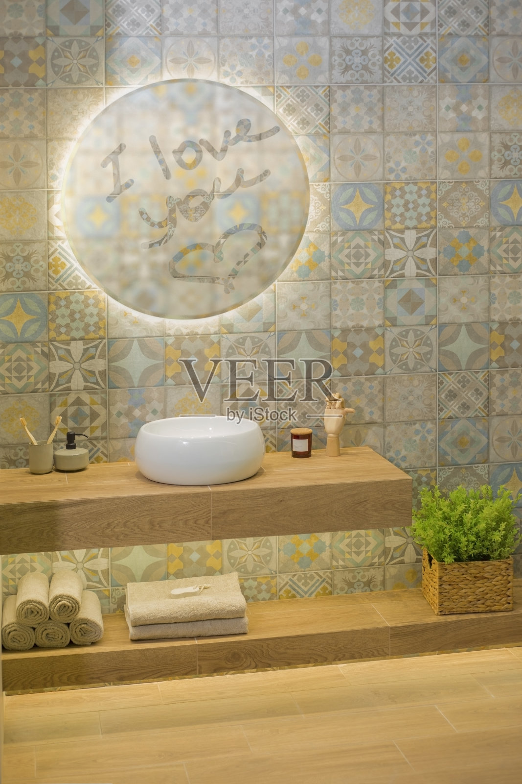 我爱你，心的形状写在雾蒙蒙的镜子上照片摄影图片