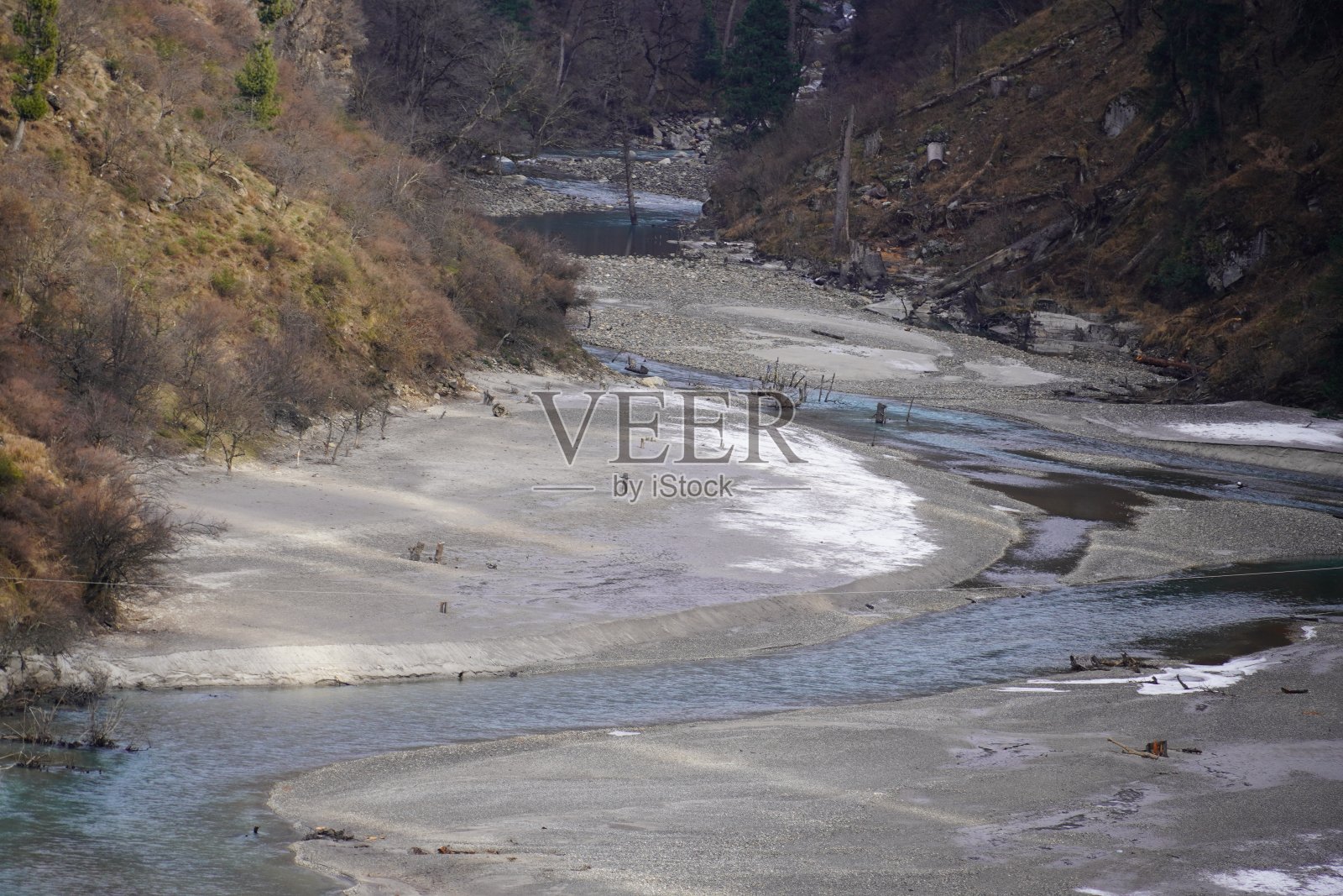 丘陵地区的冰冻水图像照片摄影图片