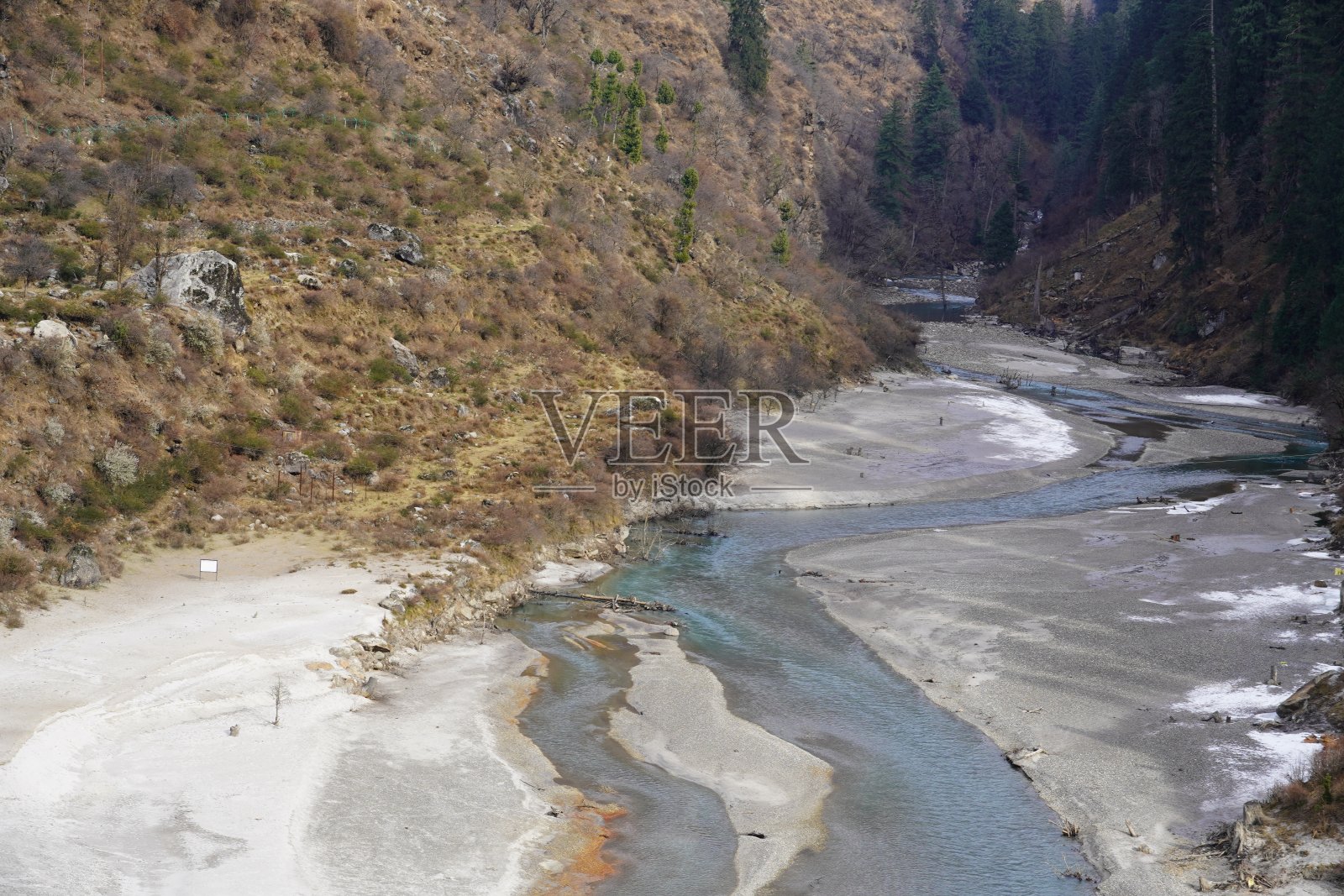 丘陵地区的冰冻水图像照片摄影图片