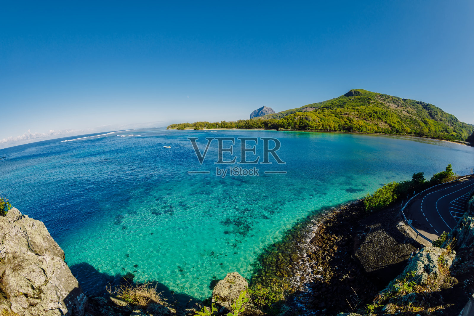 毛里求斯岛的马孔德岬角有海洋和海岸线照片摄影图片