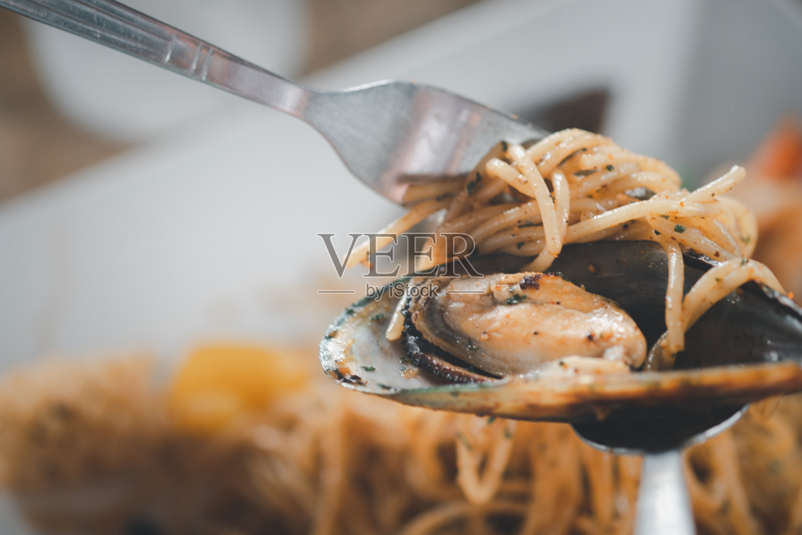 关闭贻贝意大利面照片摄影图片