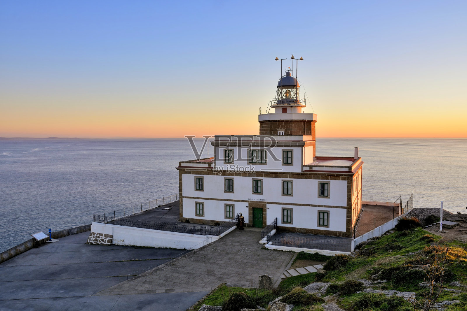 菲尼斯特角灯塔，死亡海岸，加利西亚，西班牙。照片摄影图片