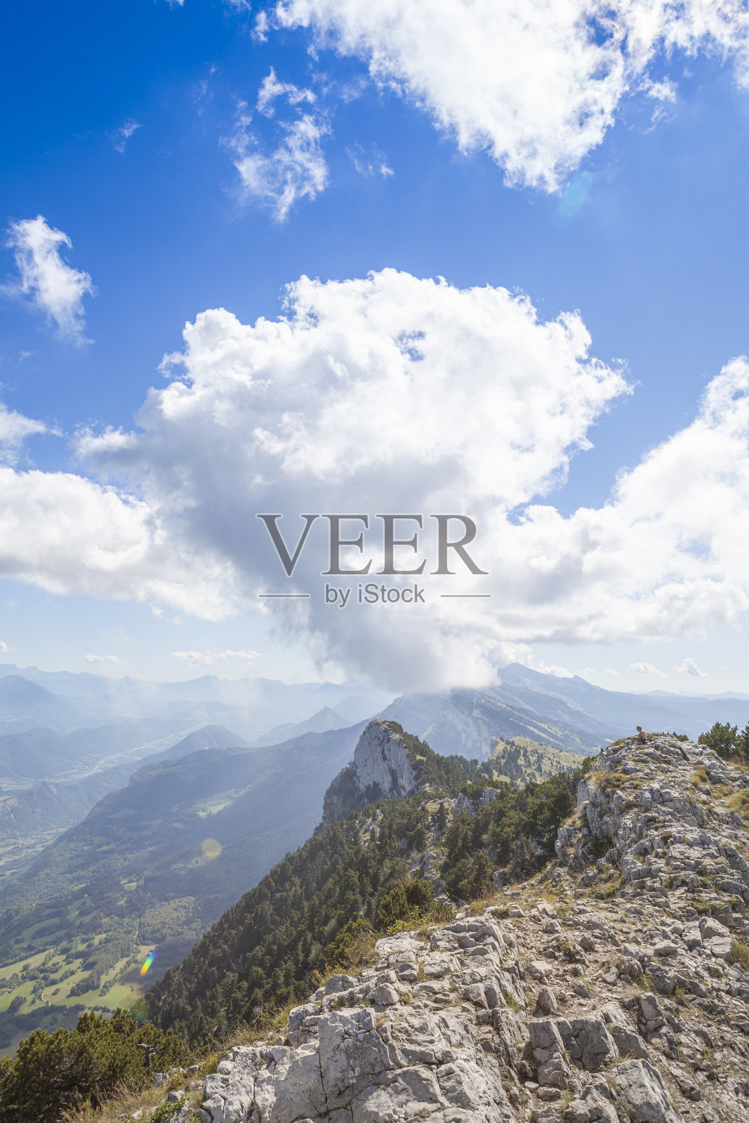 从Moucherotte眺望格勒诺布尔冲积平原照片摄影图片