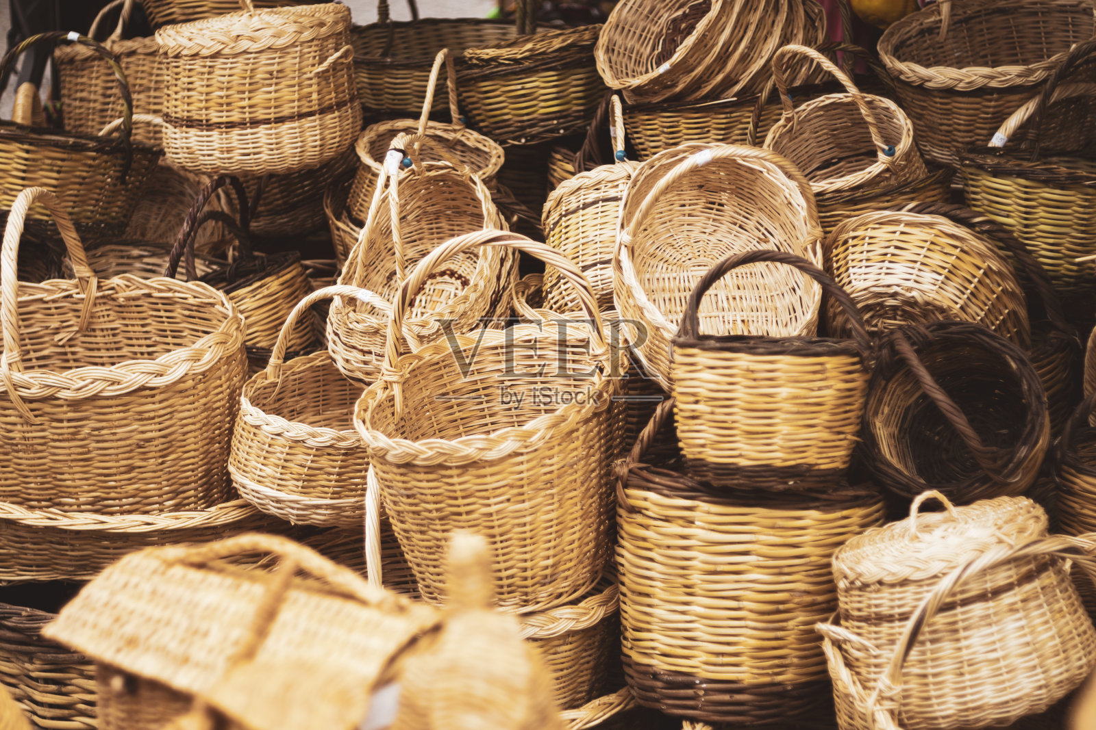 采购产品手工的，手工艺品柳条篮子，工艺产品照片摄影图片