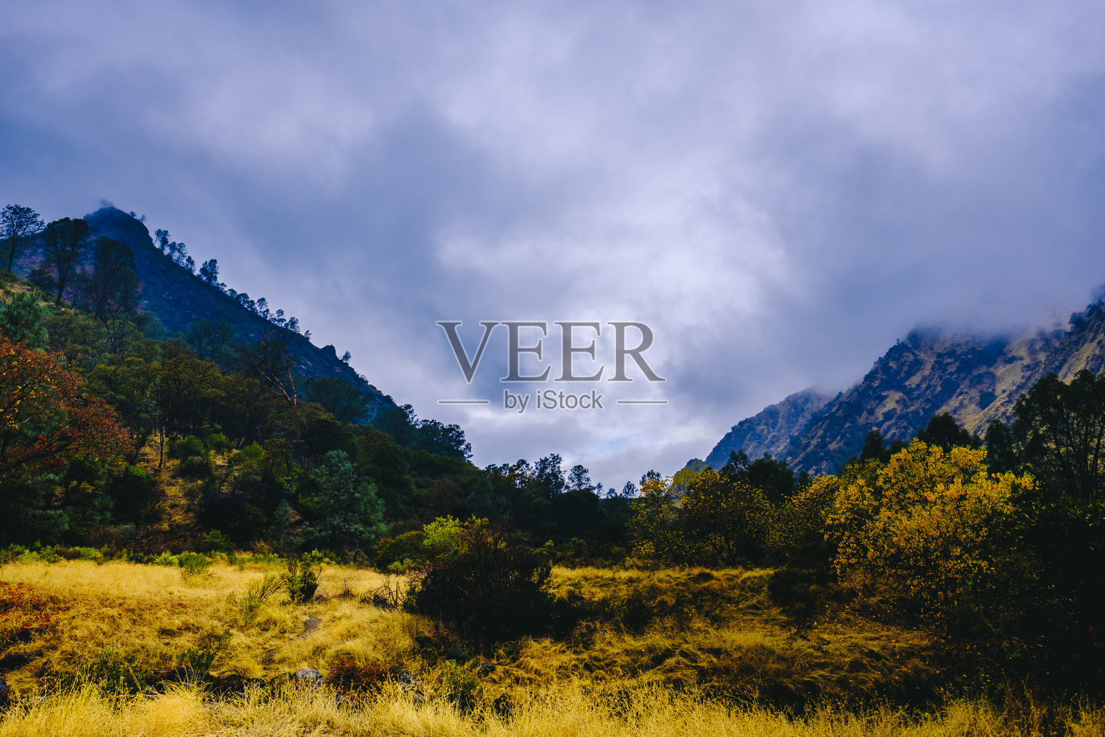 山和云照片摄影图片