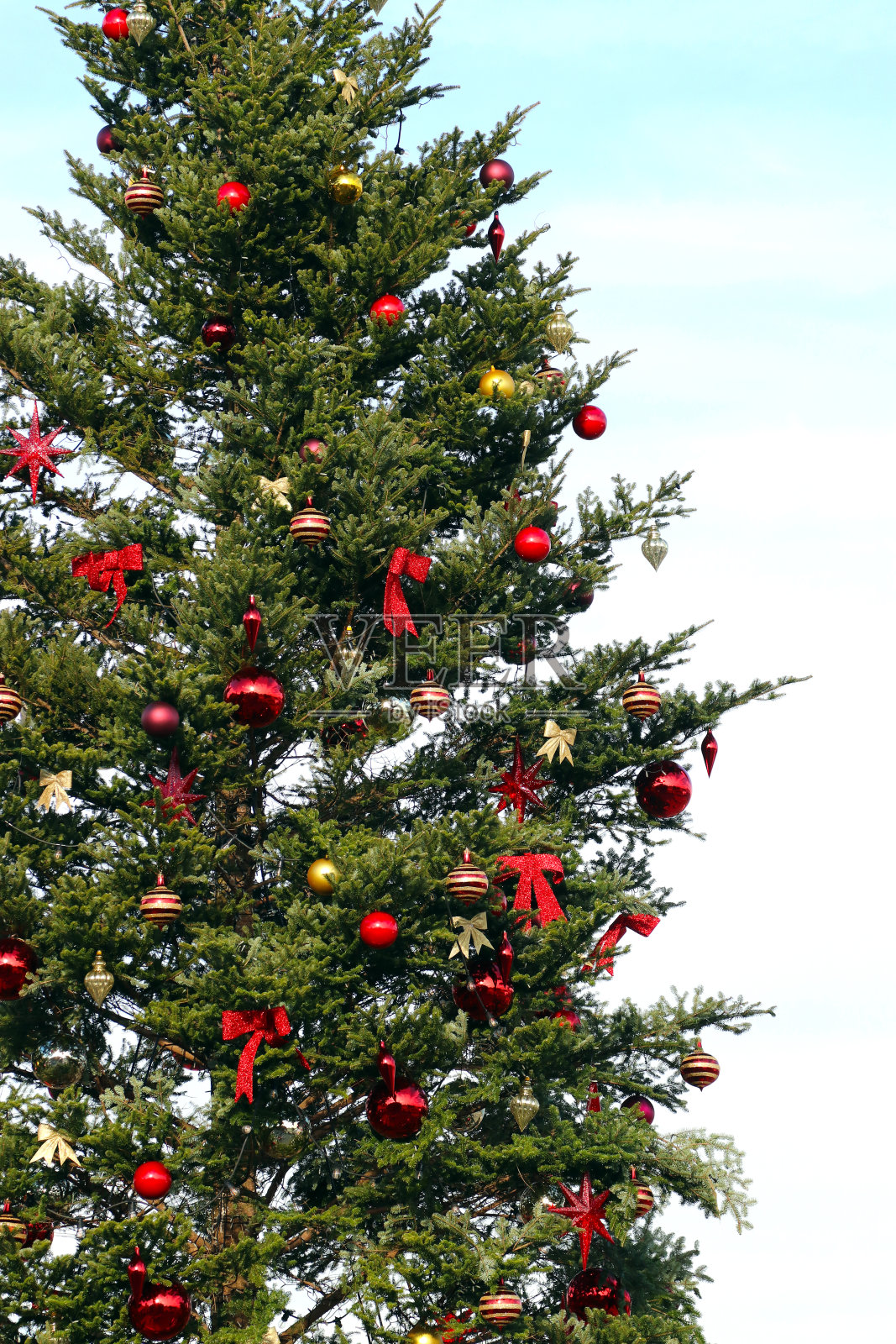 闪亮的圣诞树装饰和物品照片摄影图片