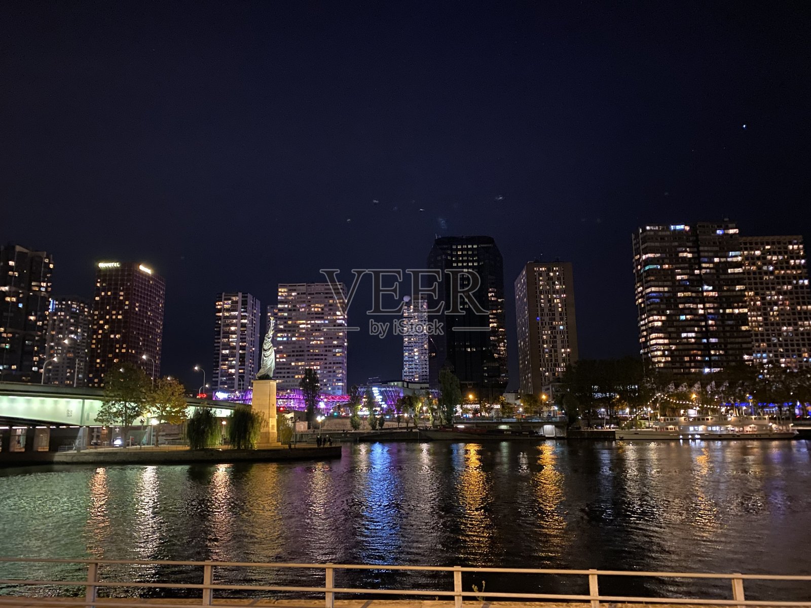 巴黎的夜晚照片摄影图片