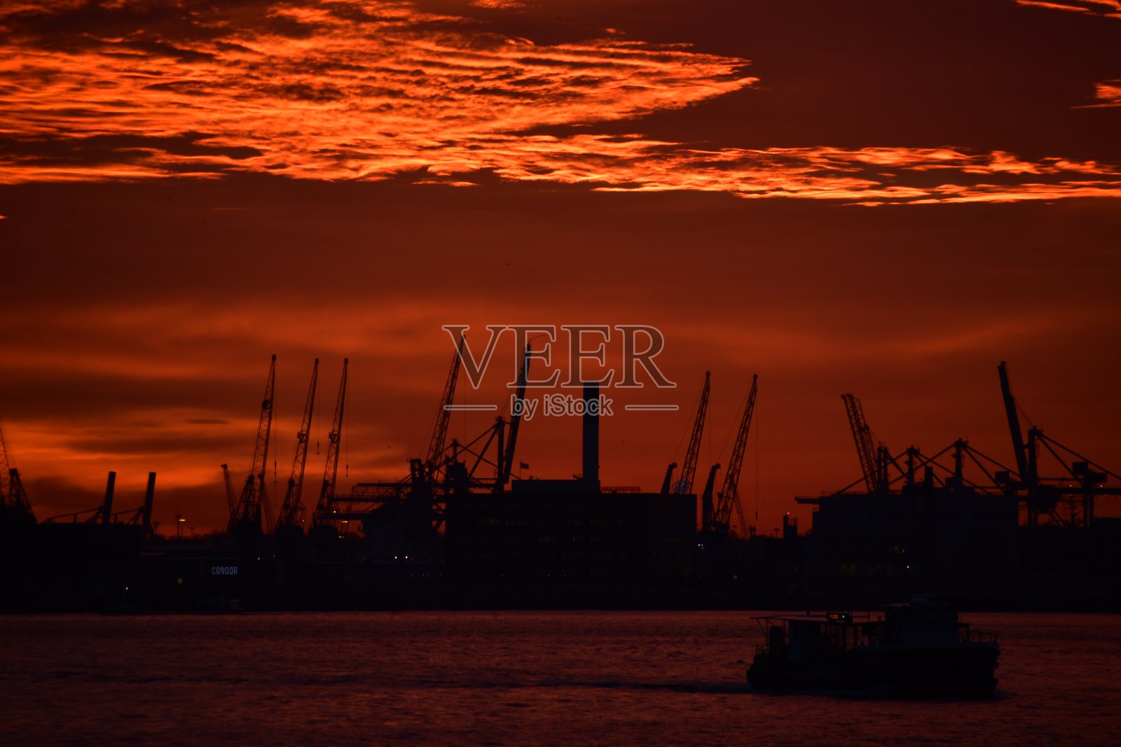 鹿特丹惊人的红色天际线照片摄影图片