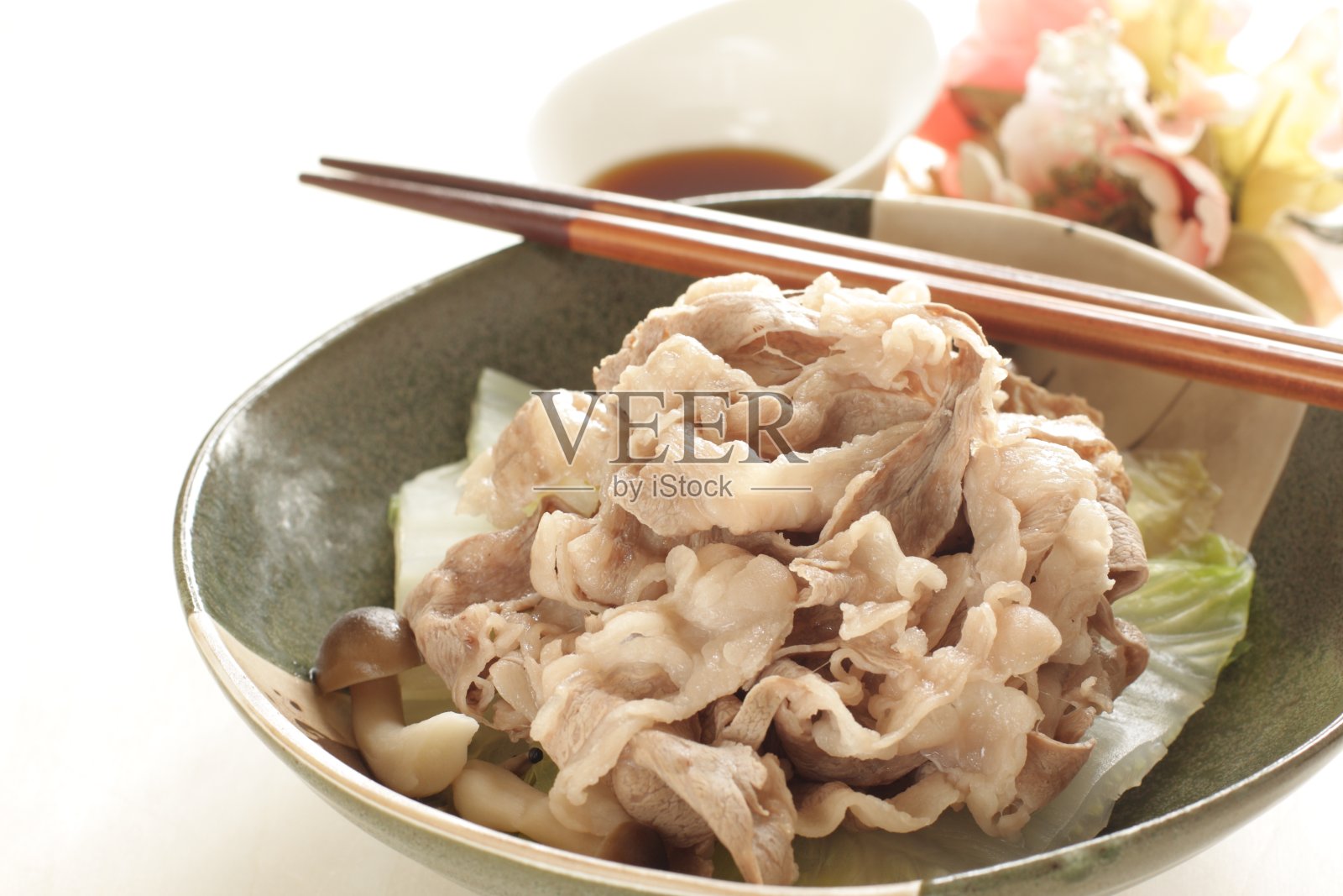 日本料理，煮牛肉照片摄影图片