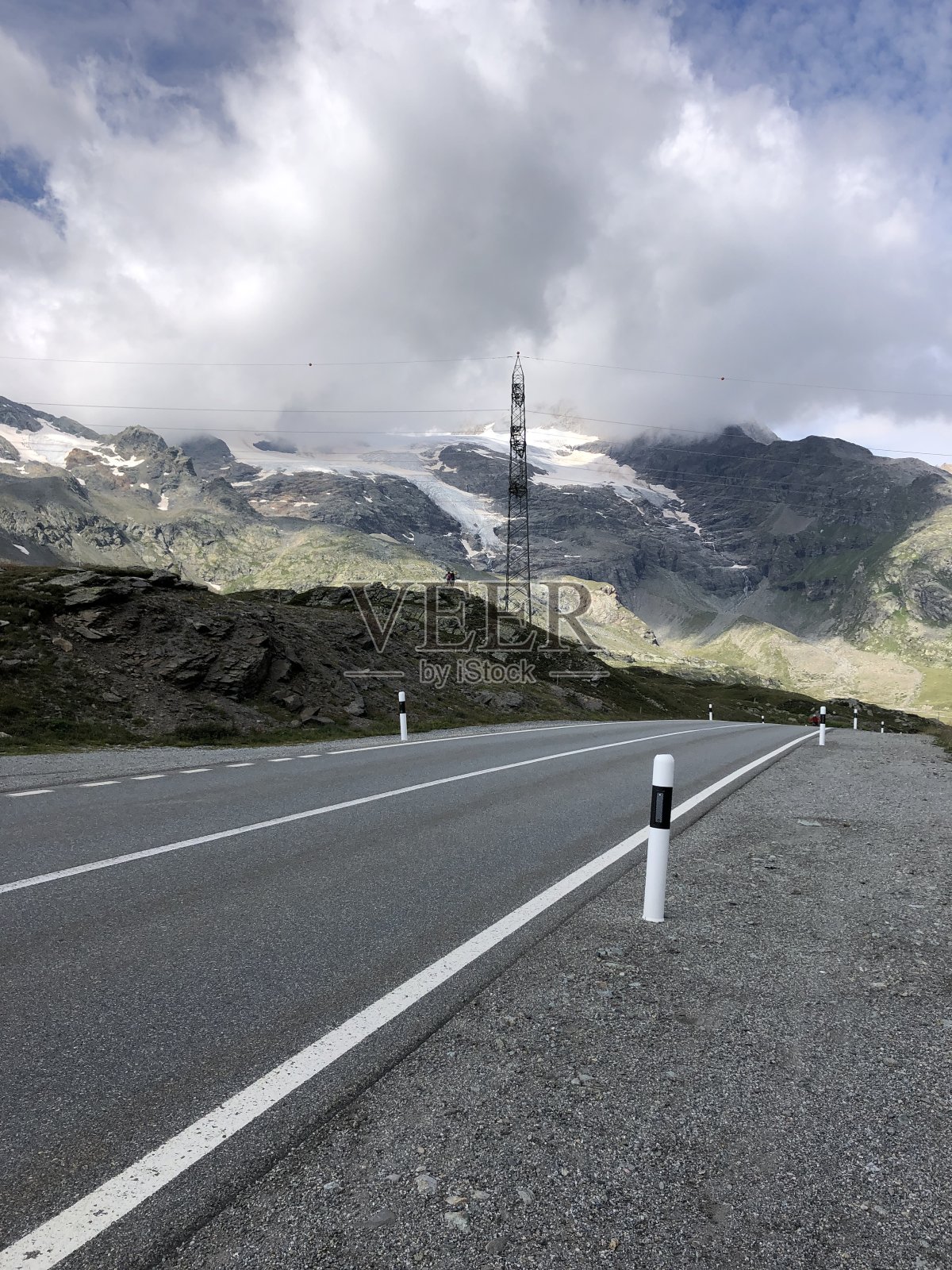 白云石山脉阿尔卑斯山旅行。智能手机的照片照片摄影图片