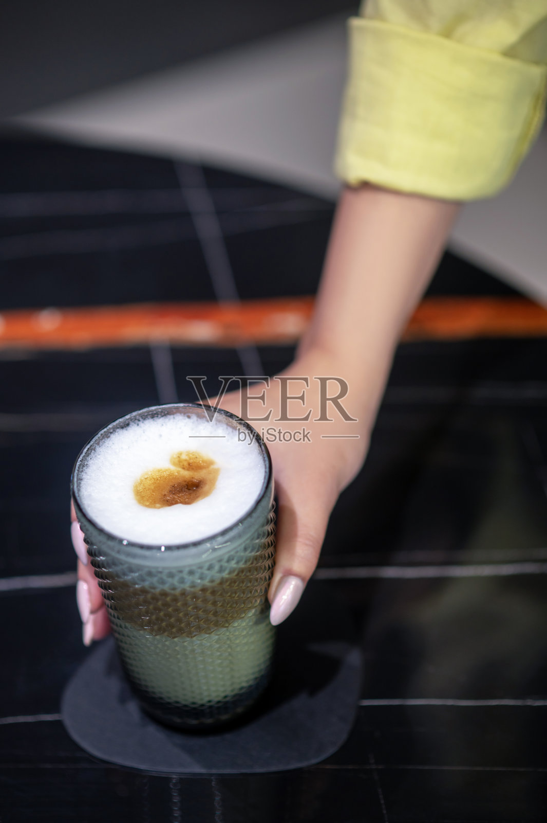 一杯卡布奇诺的近照照片摄影图片