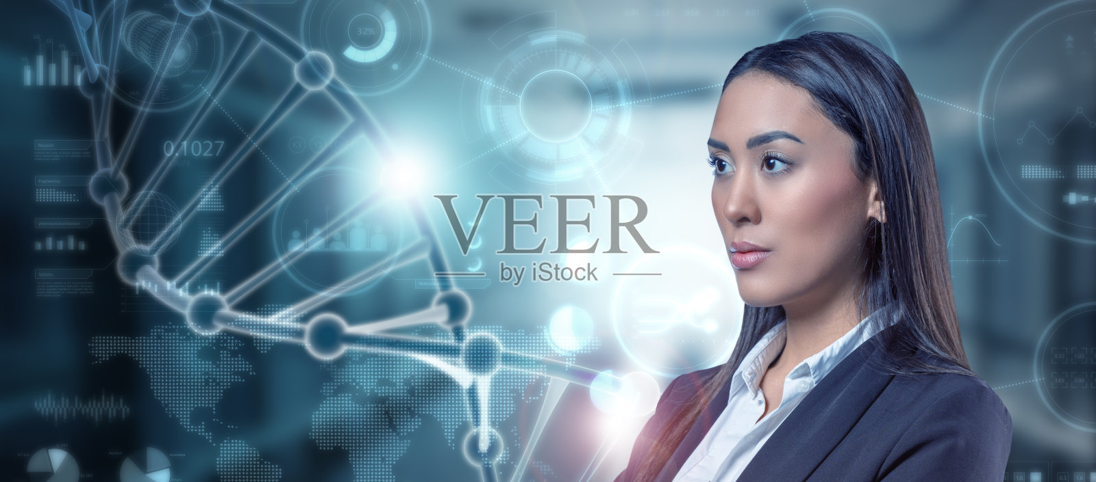 看DNA的时尚女商人。照片摄影图片