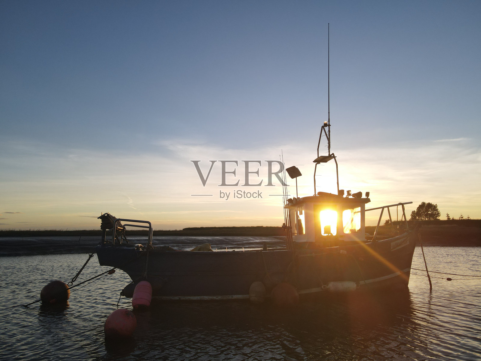 石溪上的日落照片摄影图片