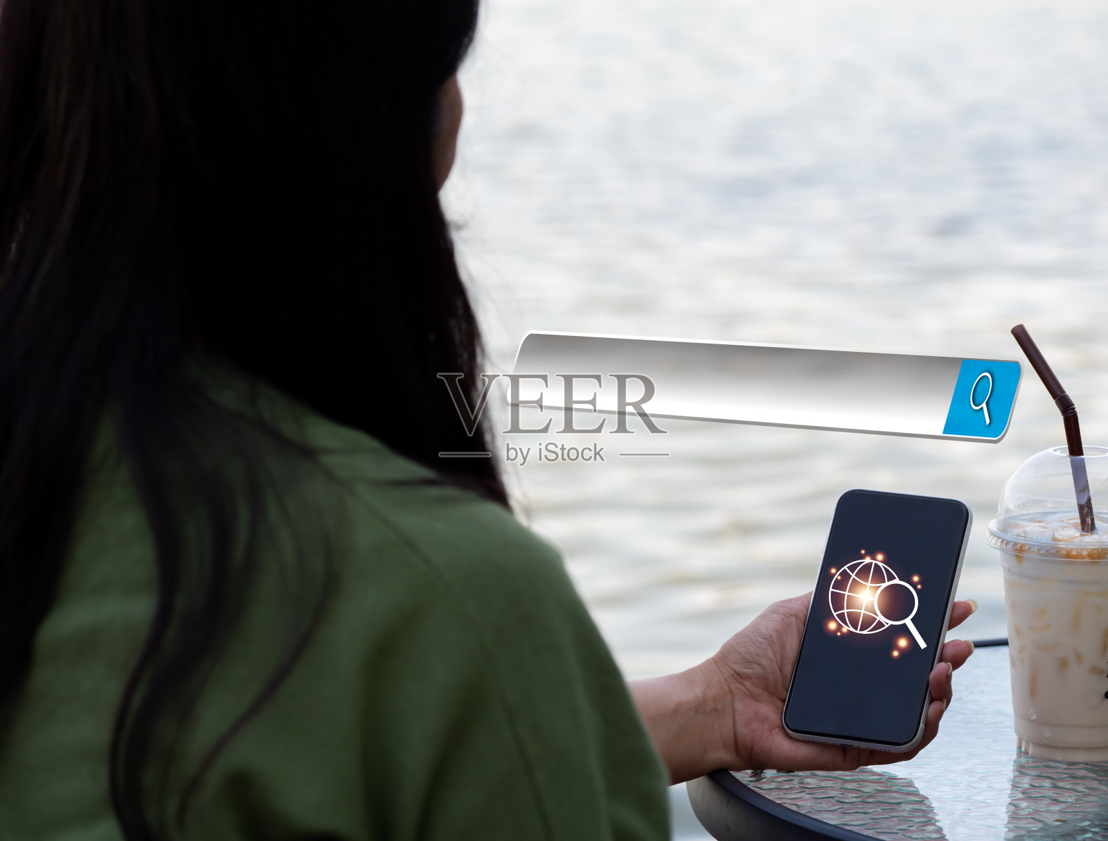 搜索引擎优化(SEO) SEO联网的概念。因特网数据信息的搜索浏览器提供了一个空白的搜索框。照片摄影图片