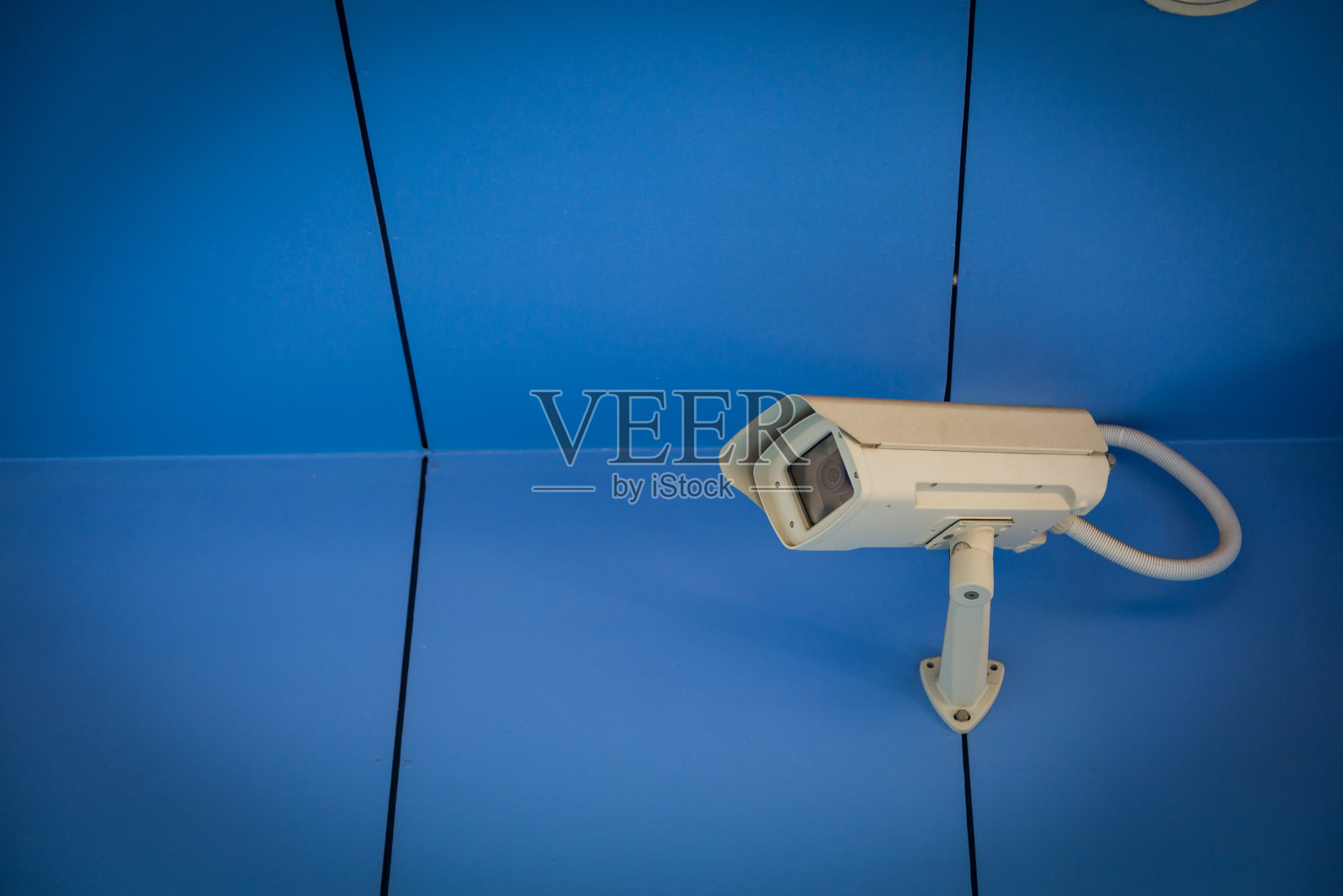 办公大楼的监控摄像头照片摄影图片