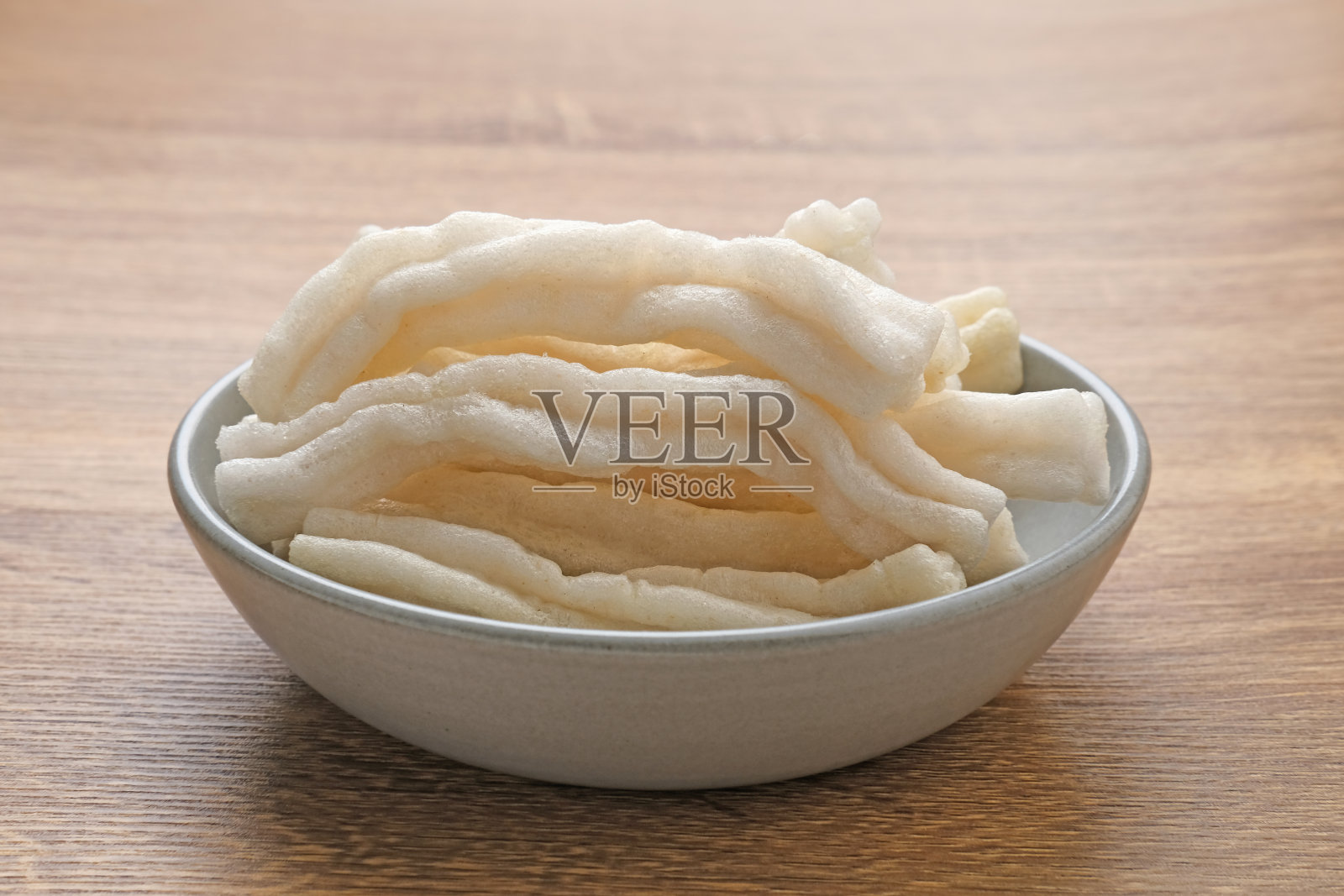 克鲁普克饼干，印尼传统的饼干。照片摄影图片