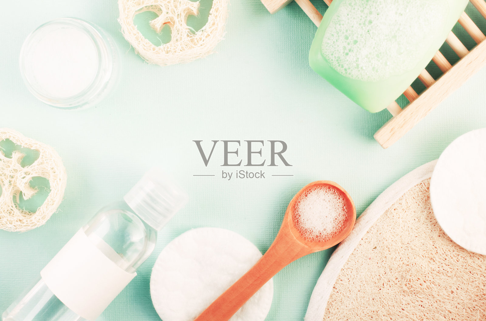 精致的沐浴护肤化妆品。温和洗体，天然排毒，有机肥皂洗面奶照片摄影图片