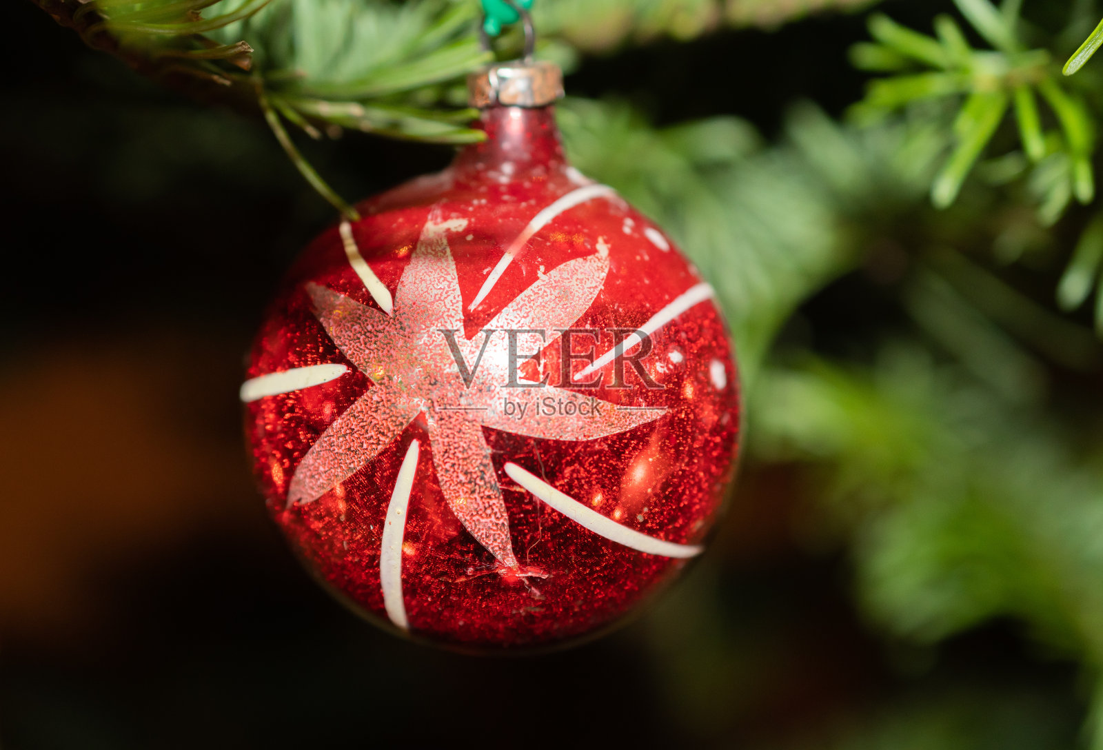 圣诞树上的装饰品照片摄影图片