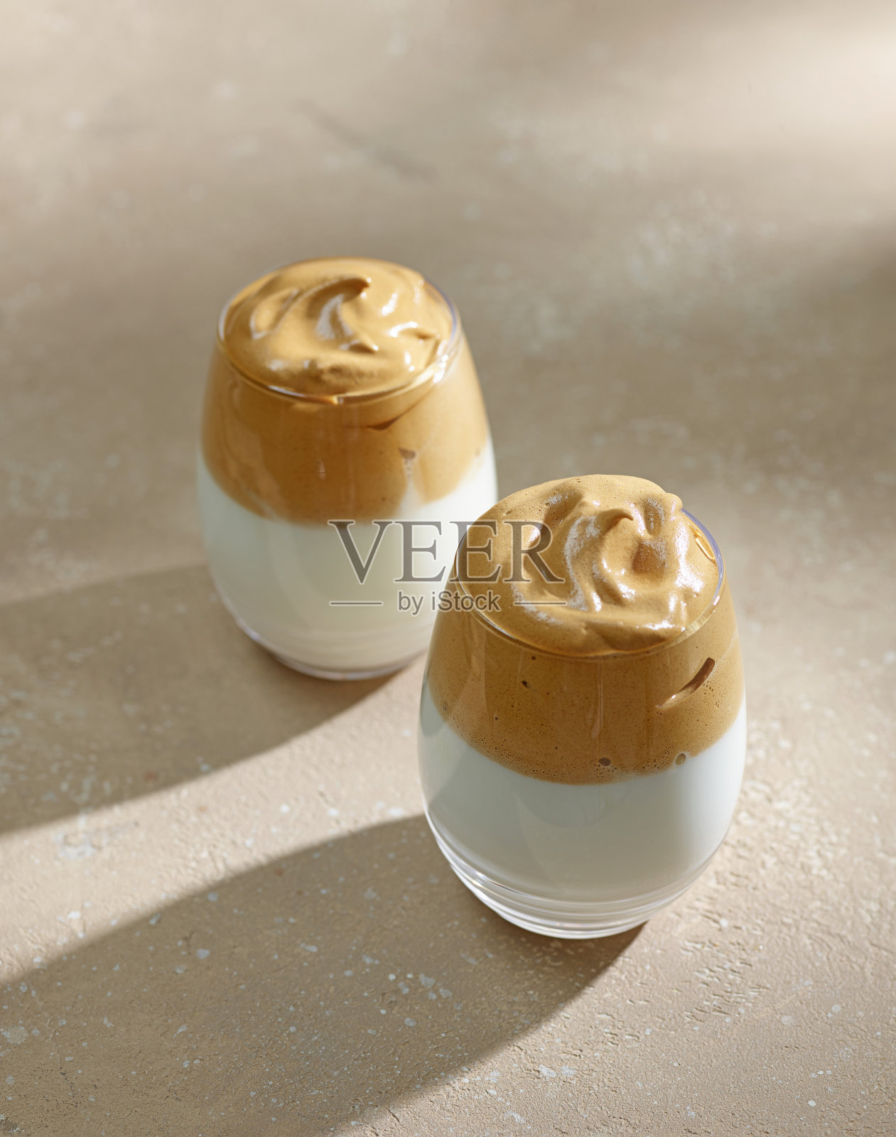 Dalgona咖啡照片摄影图片